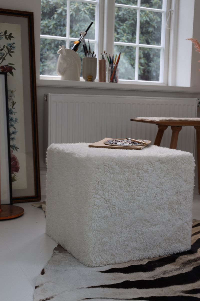 Short Wool Curly Sheepskin Pouf Ivory