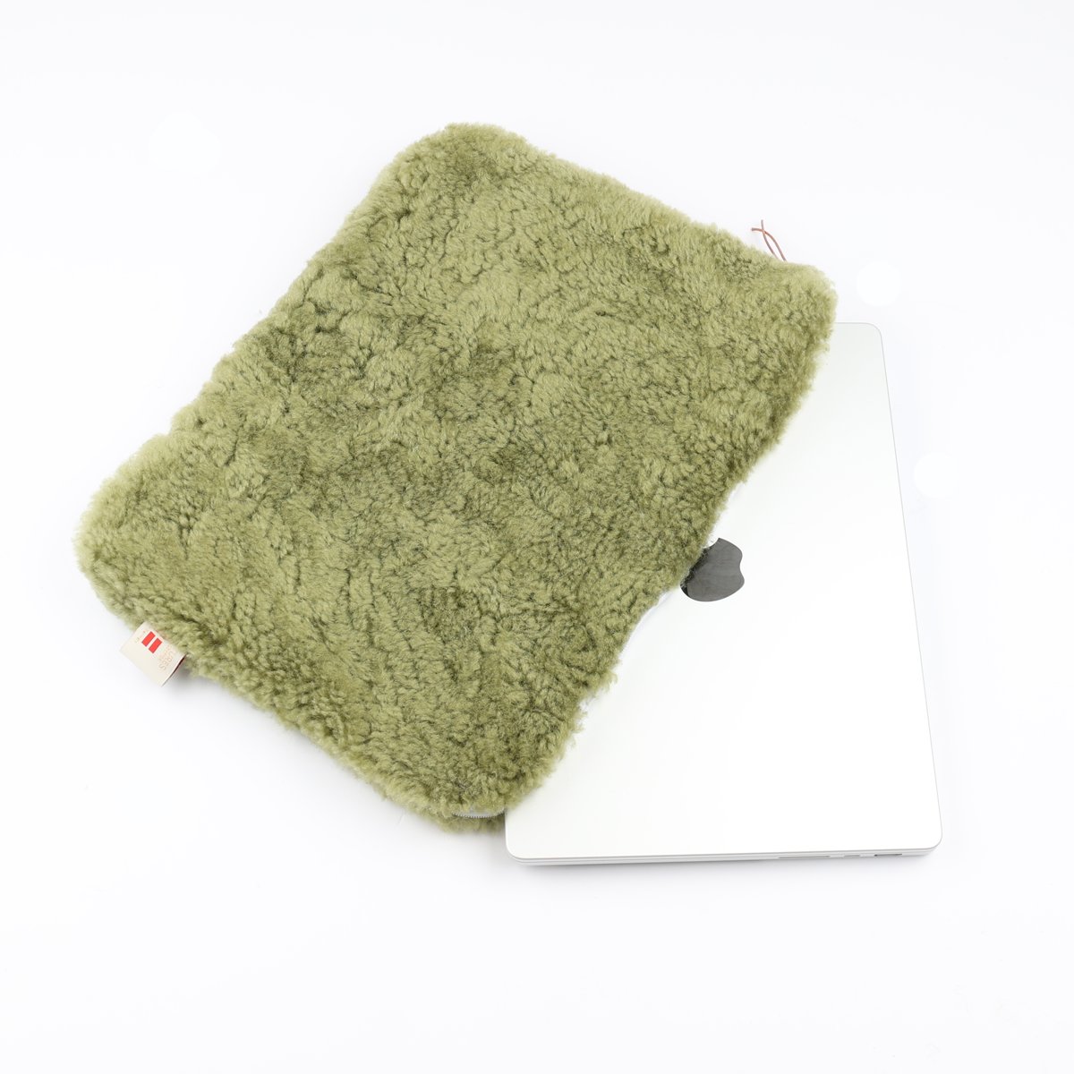 Housse d’ordinateur en peau de mouton | 36 × 28 cm