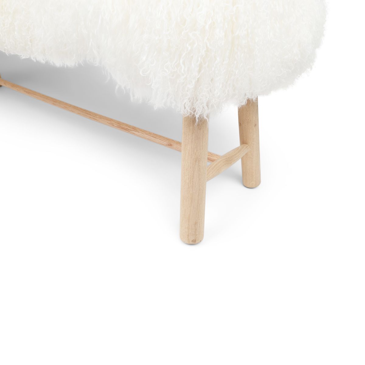 Banc Theo | Peau de mouton tibétaine | Pieds en chêne Ivoire