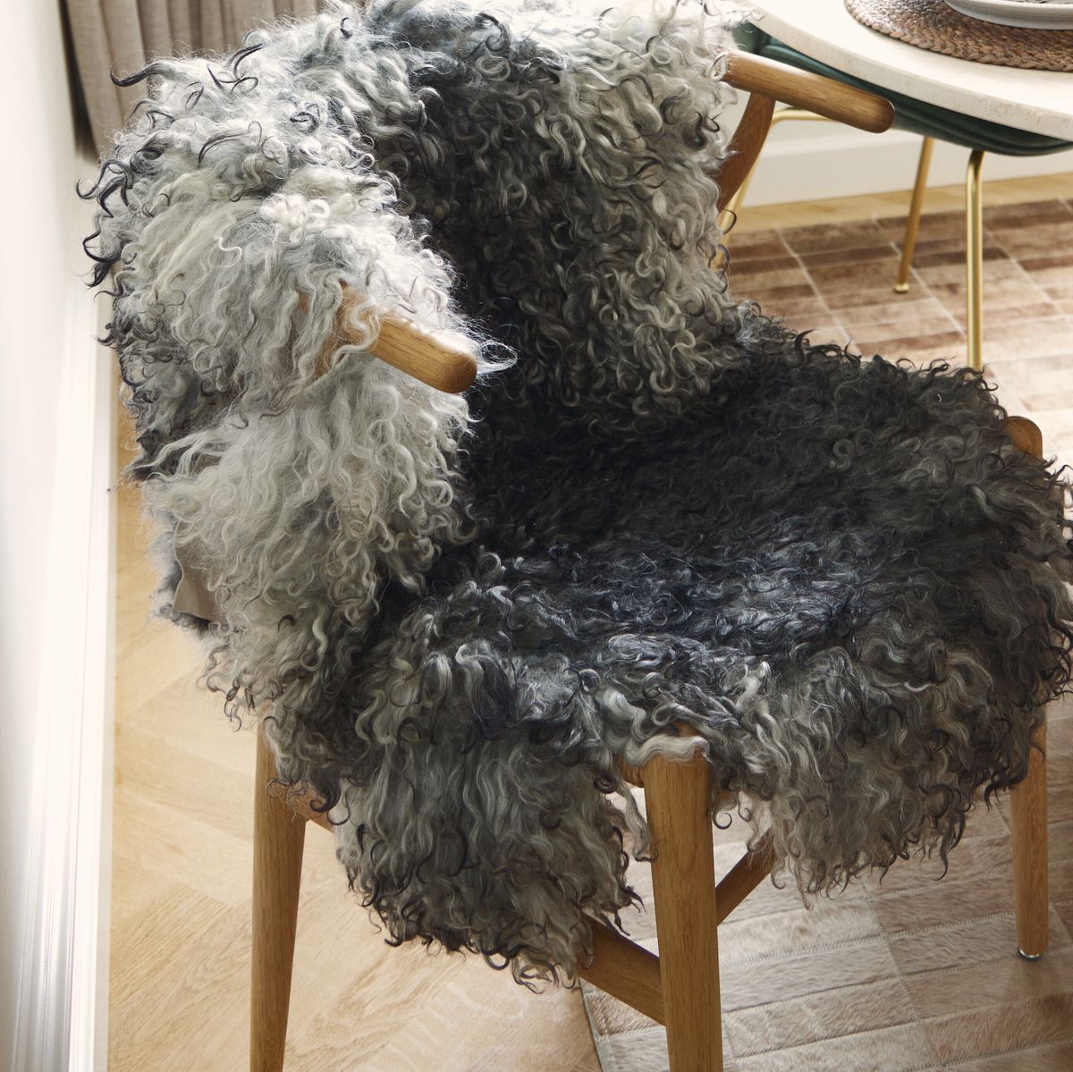 Peau de mouton gotlandaise | Laine courte bouclée | 90–100 cm Gris Naturel