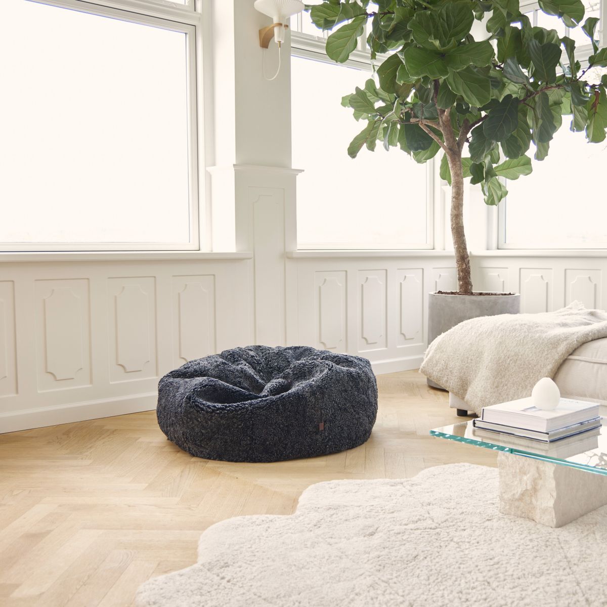 Pouf rond en peau de mouton | Laine courte | Moyenne | Grande Anthracite