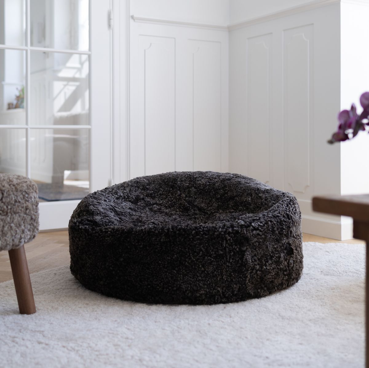 Pouf rond en peau de mouton | Laine courte Anthracite