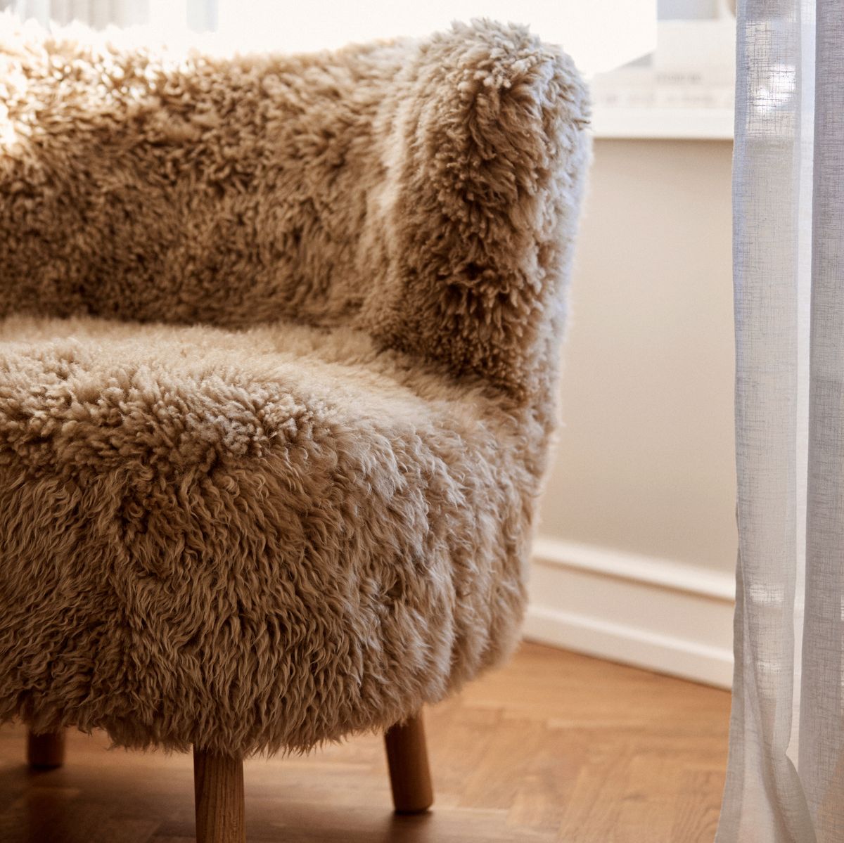 Fauteuil lounge Emil | Laine longue Miel