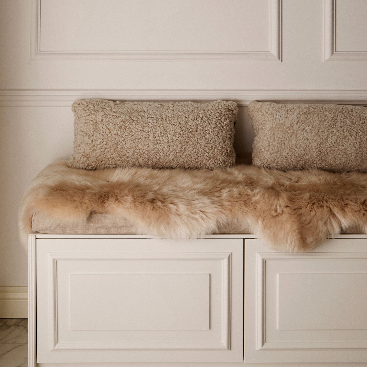Peau de mouton de Nouvelle-Zélande à laine longue 135 cm Aubergine