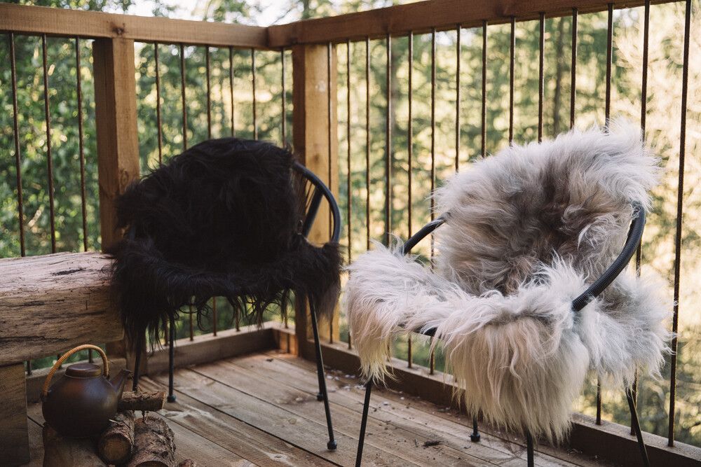 Icelandic Sheepskin | Long Wool | Natural colors | 90 cm Blacky