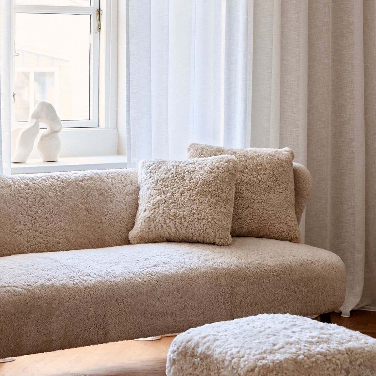 Coussin en peau de mouton | Laine courte | Nouvelle-Zélande | 40x40 cm Beige