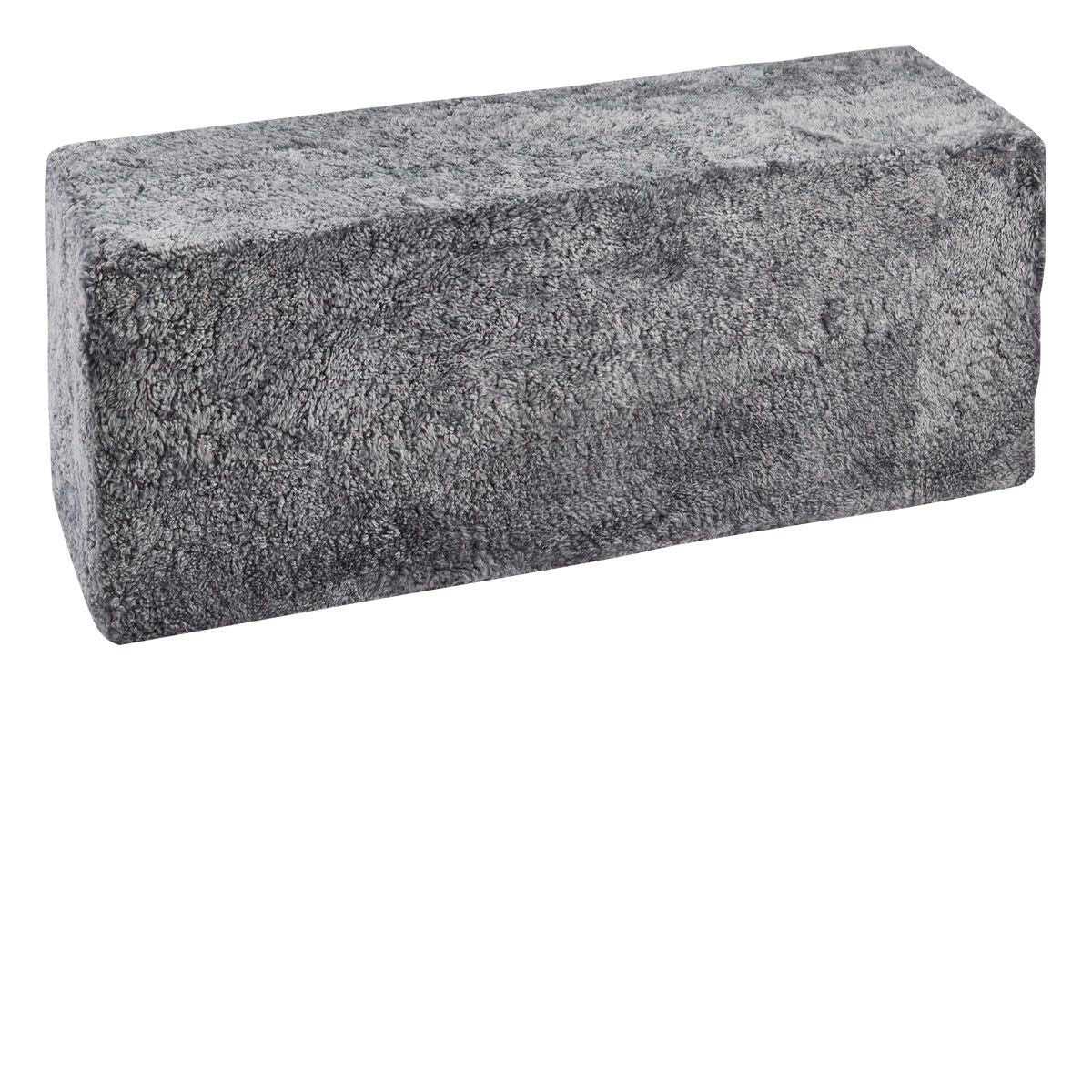 Banc-pouf en peau de mouton bouclée | Laine courte
