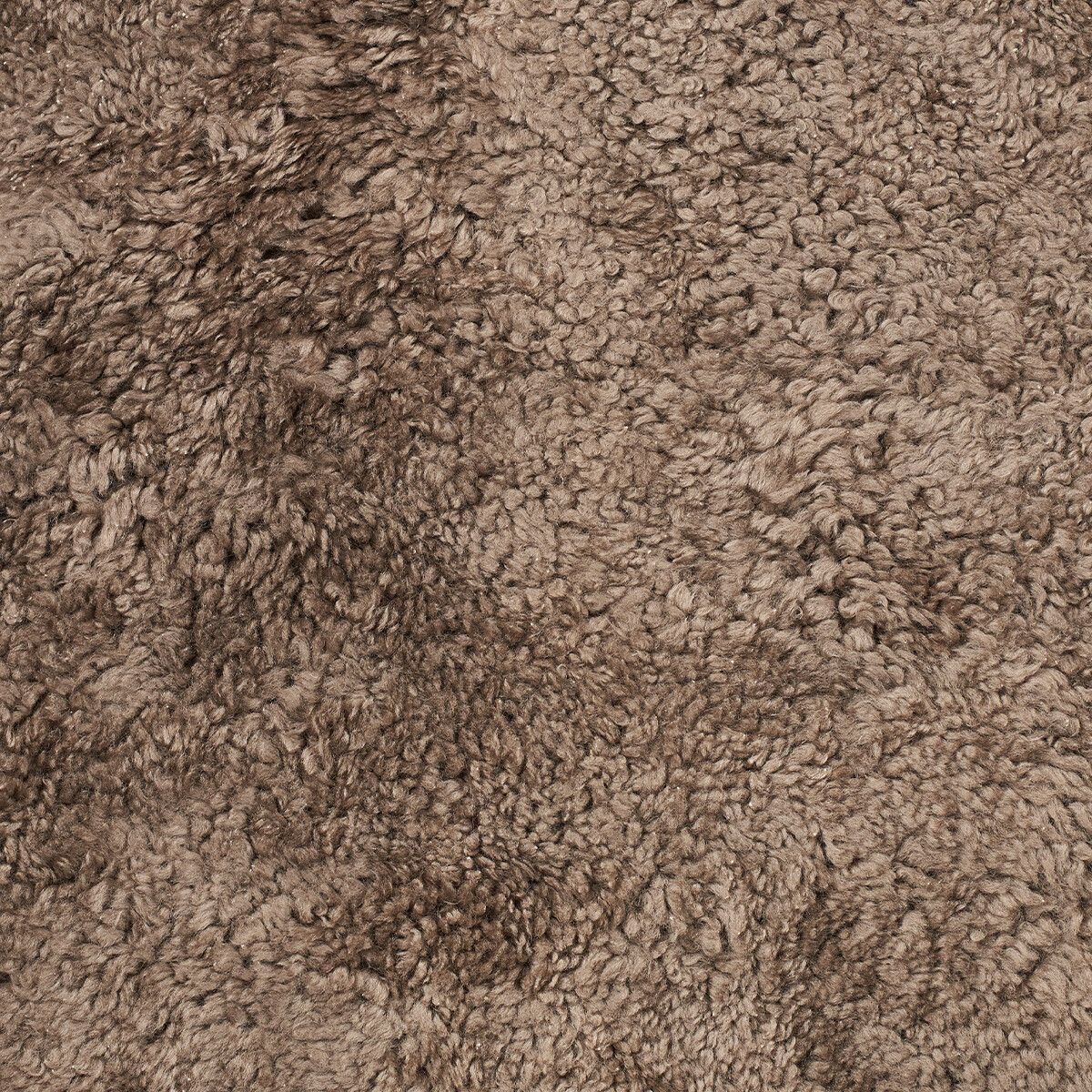 Tapis court en laine bouclée en peau de mouton à motif de coquille | 210x150 cm