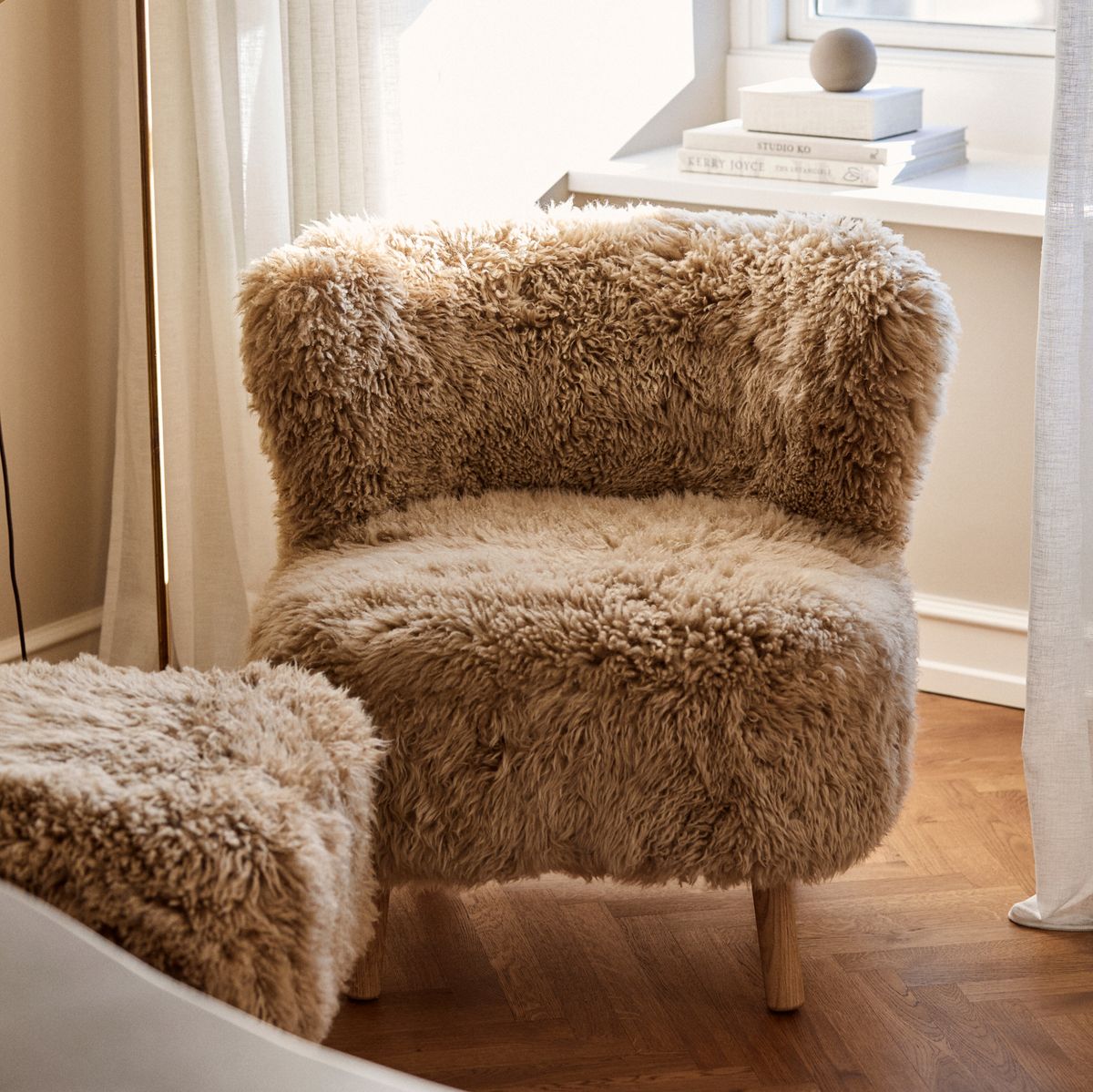 Fauteuil lounge Emil | Laine longue Miel