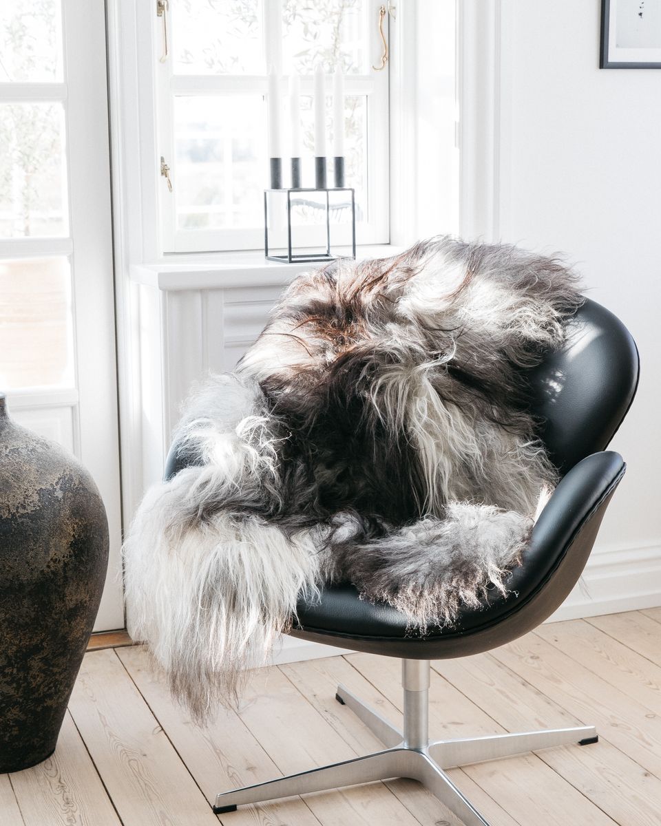 Icelandic Sheepskin | Long Wool | Natural colors | 90 cm Spotted
