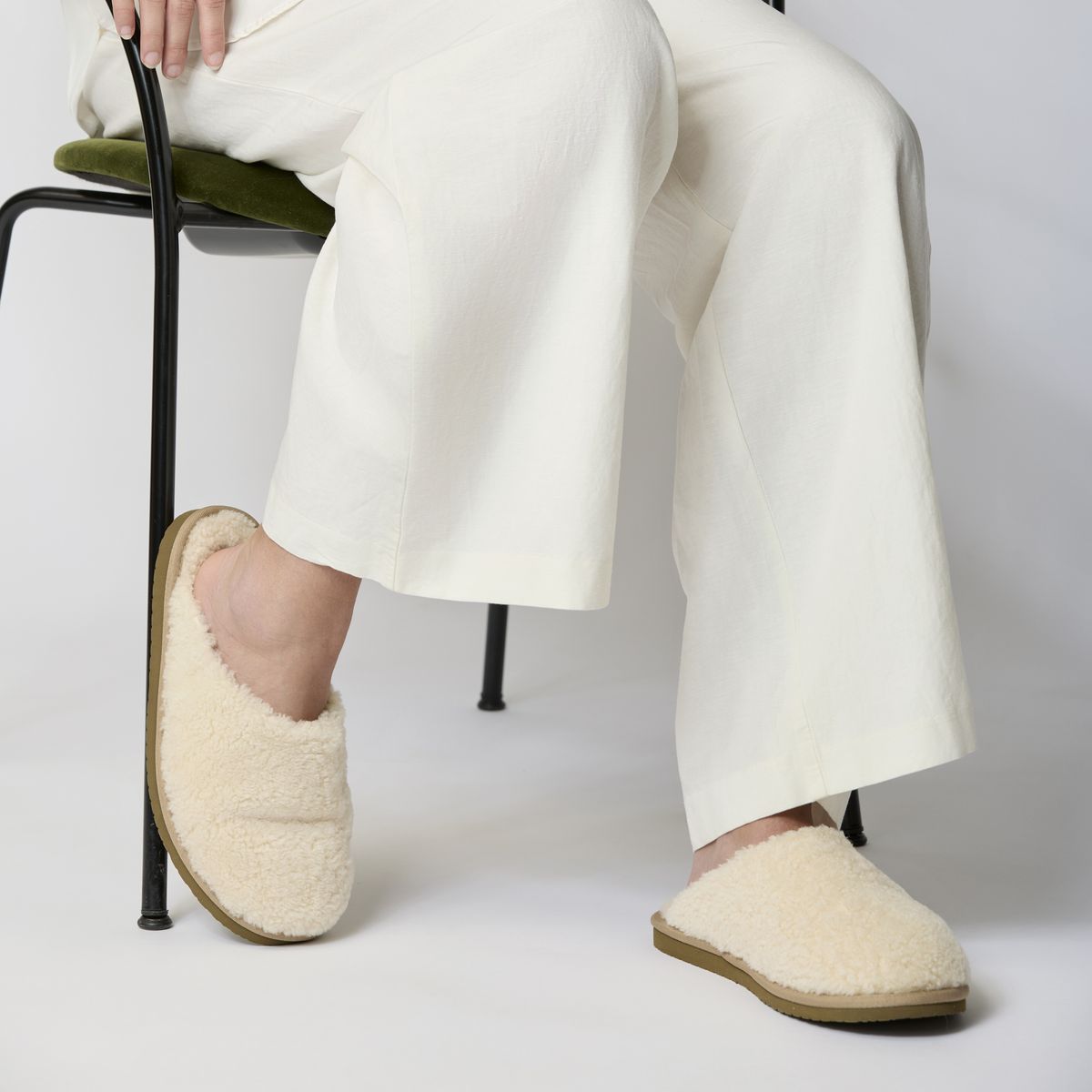 Chausson bouclé unisexe Noir