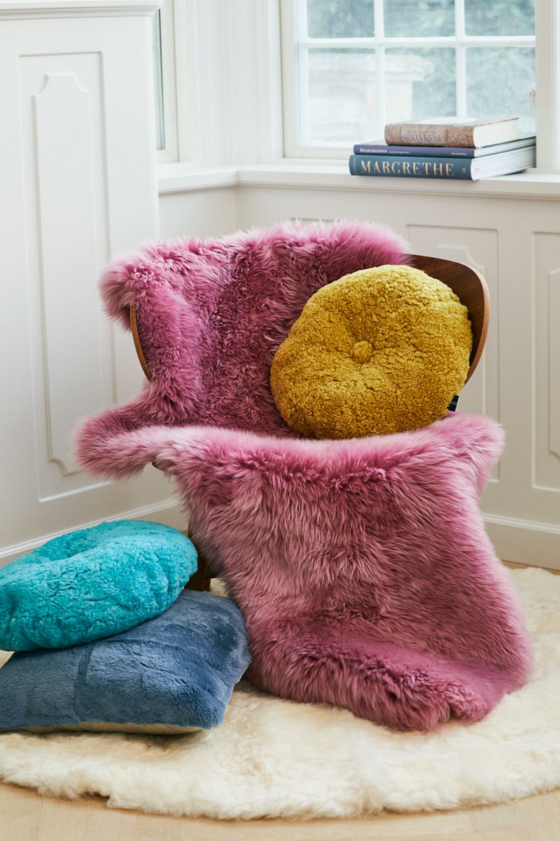 Tapis design en peau de mouton longue laine | D180 cm | D250 cm Ivoire