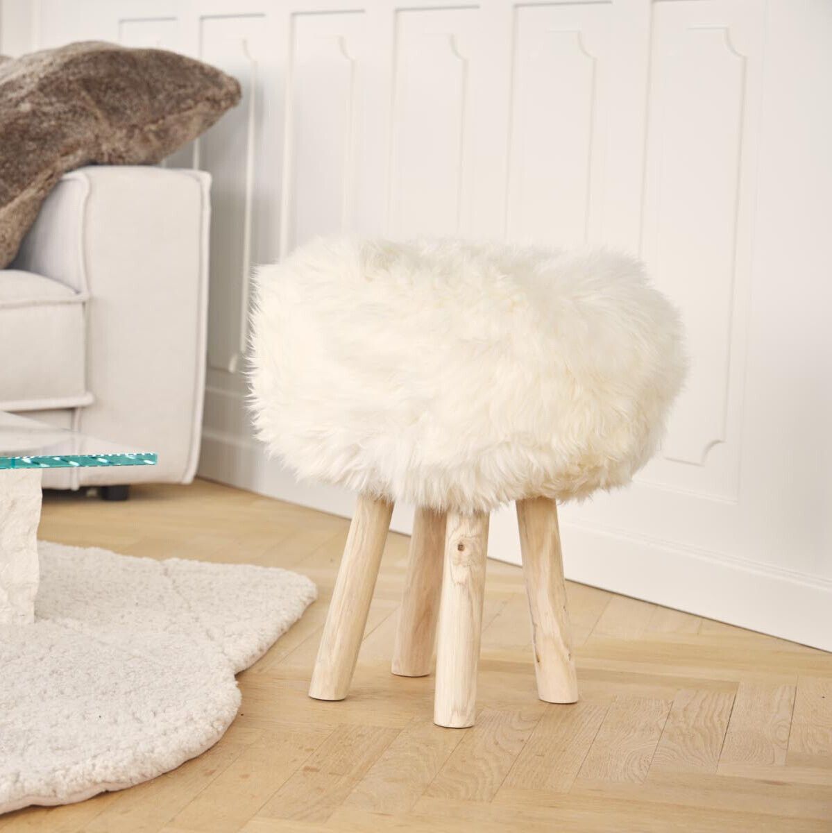 Tabouret Theo + housse | Pieds en chêne | Peau de mouton de Nouvelle-Zélande Vert Haie